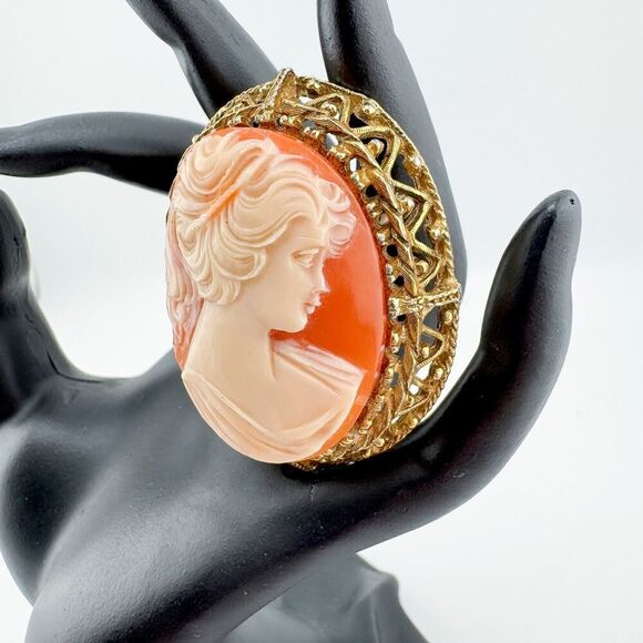 Vintage Cameo Brooch Victorian Elegance Timeless Large Chunky Goth Retro - Picture 5 of 12